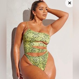 PRETTYLITTLETHING: Snake Print Cut Out Swimsuit